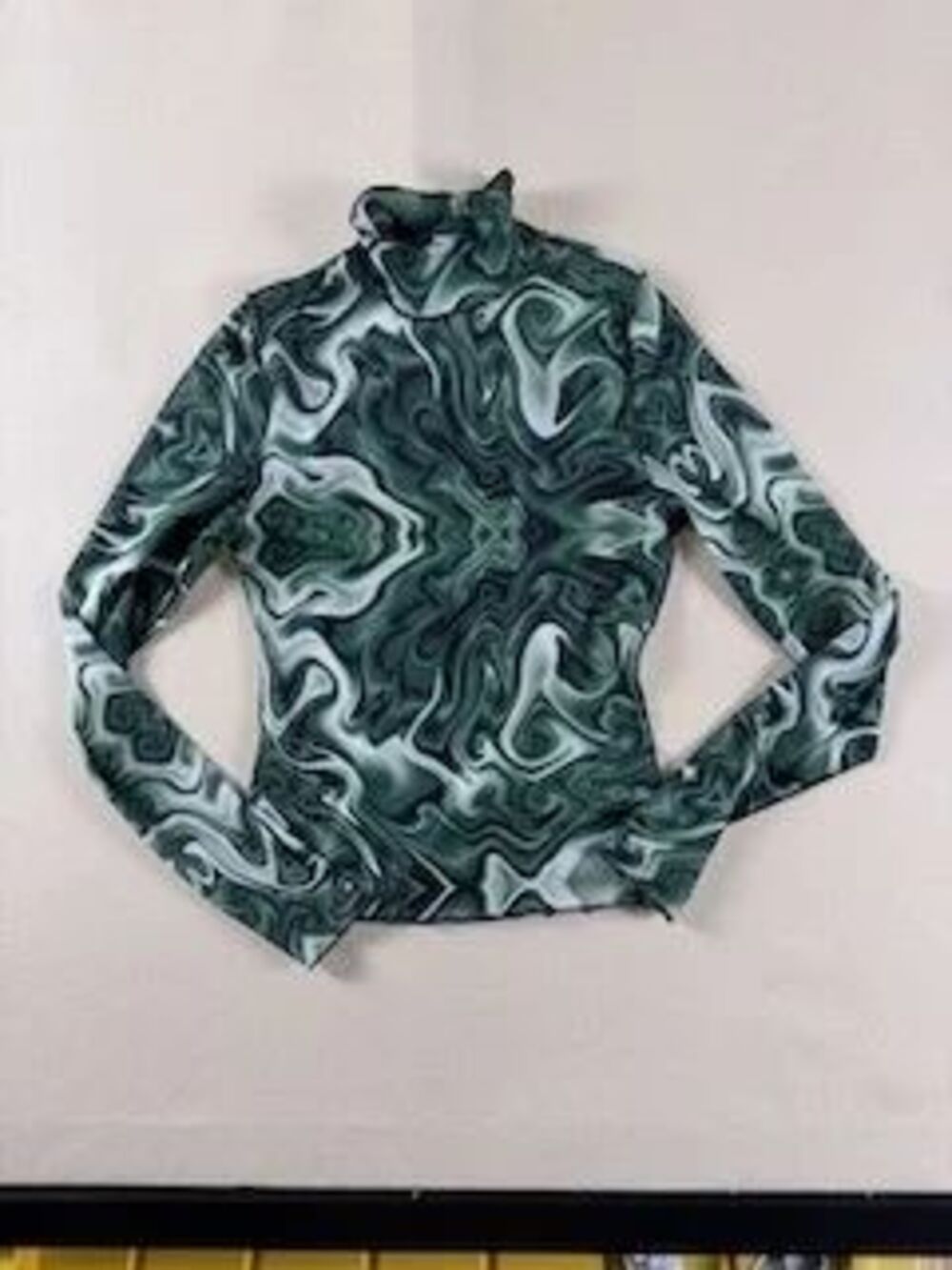 Bobbles & Lace Green Abstract Swirl Mesh Turtleneck Top Size S